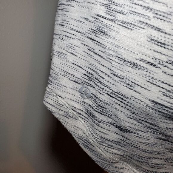 Lululemon Moment To Movement 2-In-1 Tank Size 6 - Picture 10 of 13